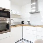 Spacious Apartment Near The Champs De Mars