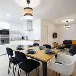 Spacious Apartment Near The Champs De Mars