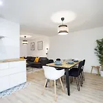 Spacious Apartment Near The Champs De Mars