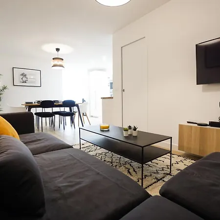 Spacious Near The Champs De Mars Apartment Paris
